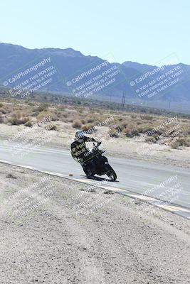 media/Dec-01-2025-Moto Forza (Mon) [[2daa91e15f]]/3-Beginner Group/Session 3 (Turn 16 Inside)/